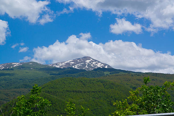 vue de l'italie dans les montagnes - hoirzontal photos et images de collection