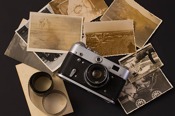 istock retro camera, old photos, film 534756031
