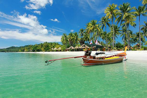 kuvapankkikuvat ja rojaltivapaat kuvat aiheesta vene paratiisiin trang thaimaassa - ko samui