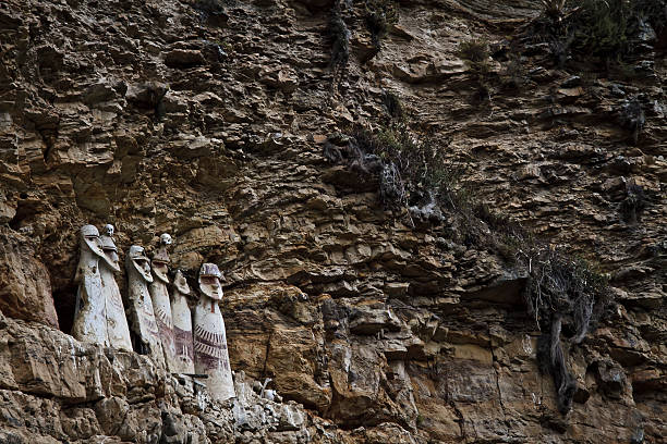 karajía sarcófago - sarcófago fotografías e imágenes de stock