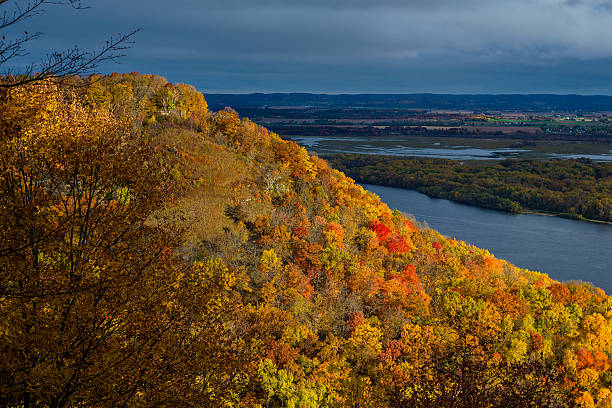 istock mississippi river bluff, autumn 534831501