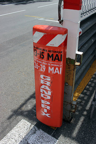 monaco grand prix historique schild - formula one racing monaco motor racing track grand prix stock-fotos und bilder