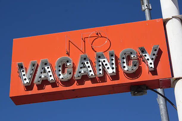 istock retro no vacancy neon sign 534902784