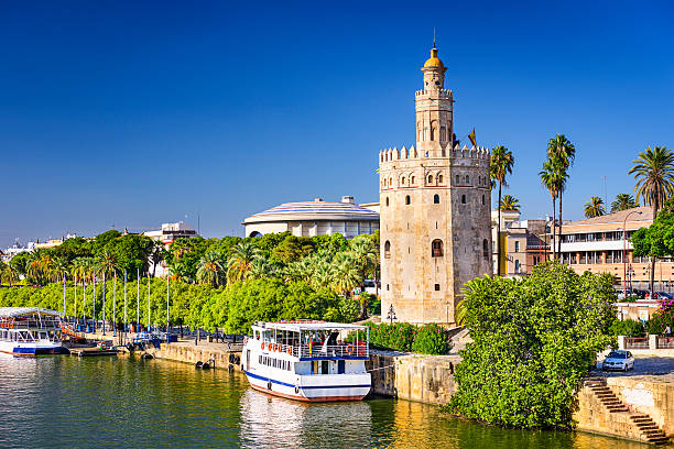 torre del oro torre di siviglia - seville sevilla torre del oro tower foto e immagini stock