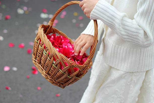 childrens hand throw rose petals