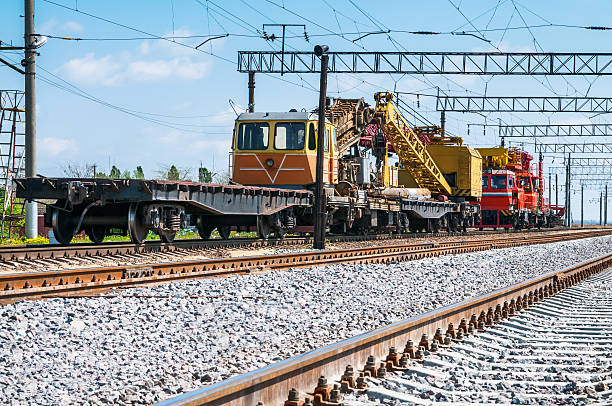 pociąg ze specjalnymi monitorowanie sprzętu do naprawy - locomotive steam train train snow zdjęcia i obrazy z banku zdjęć