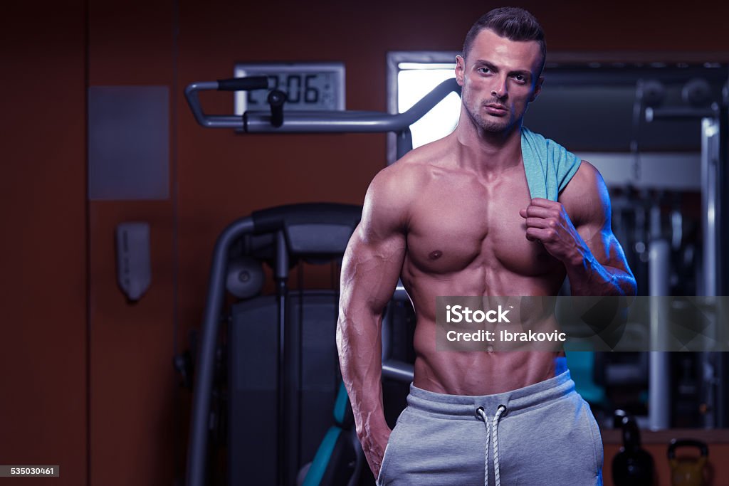 Pain Is Temporary Pride Is Forever Stock Photo - Download Image Now - 2015,  Abdominal Muscle, Active Lifestyle - iStock