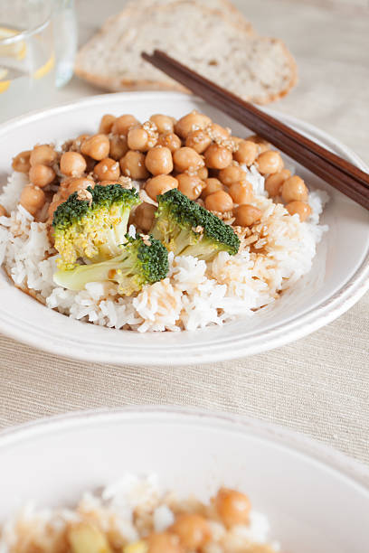 Arroz, o grão ­ de ­ bico e brócolos - fotografia de stock