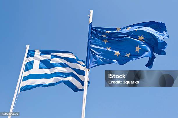 Griechische Und Europäische Flagge Stockfoto und mehr Bilder von 2015 - 2015, Blau, EU-Währung