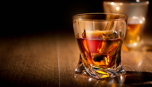 szklanki whisky - cognac zdjęcia i obrazy z banku zdjęć