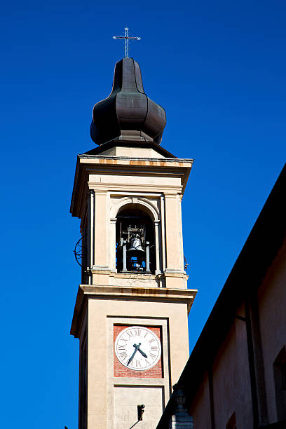 istock casorate sempione old   tower bell sunny day 535167631