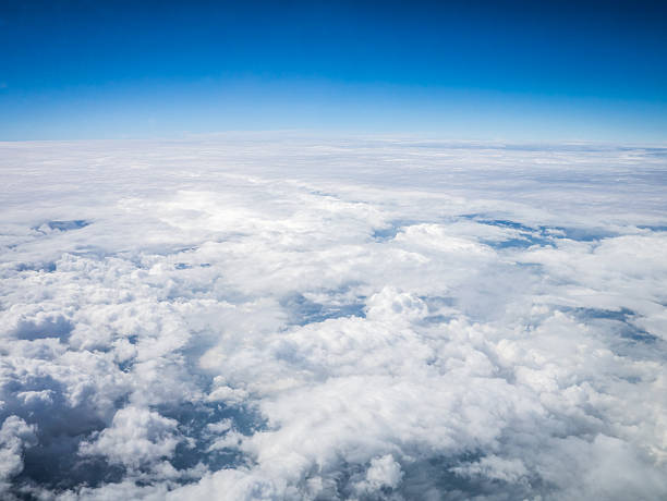 antena paisagem com nuvens de estratosfera - earth stratosphere space planet imagens e fotografias de stock