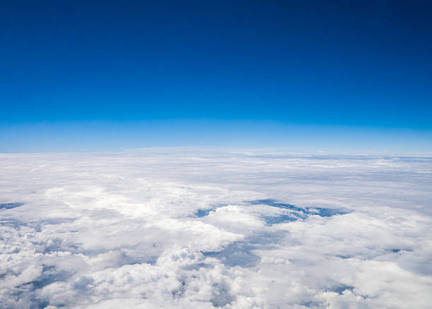 antena paisagem com nuvens de estratosfera - cloud cloudscape stratosphere above imagens e fotografias de stock