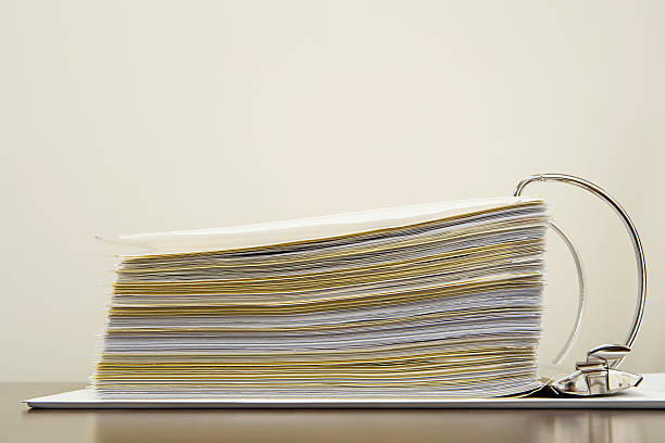 documentos de uma pasta - stack file paper document imagens e fotografias de stock