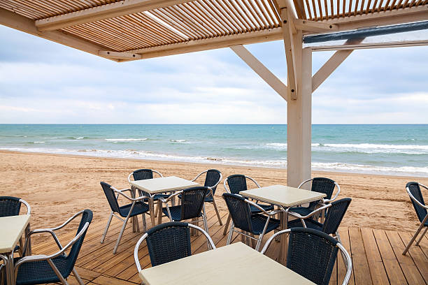 istock Open space seaside bar interior with wooden floor 535199225