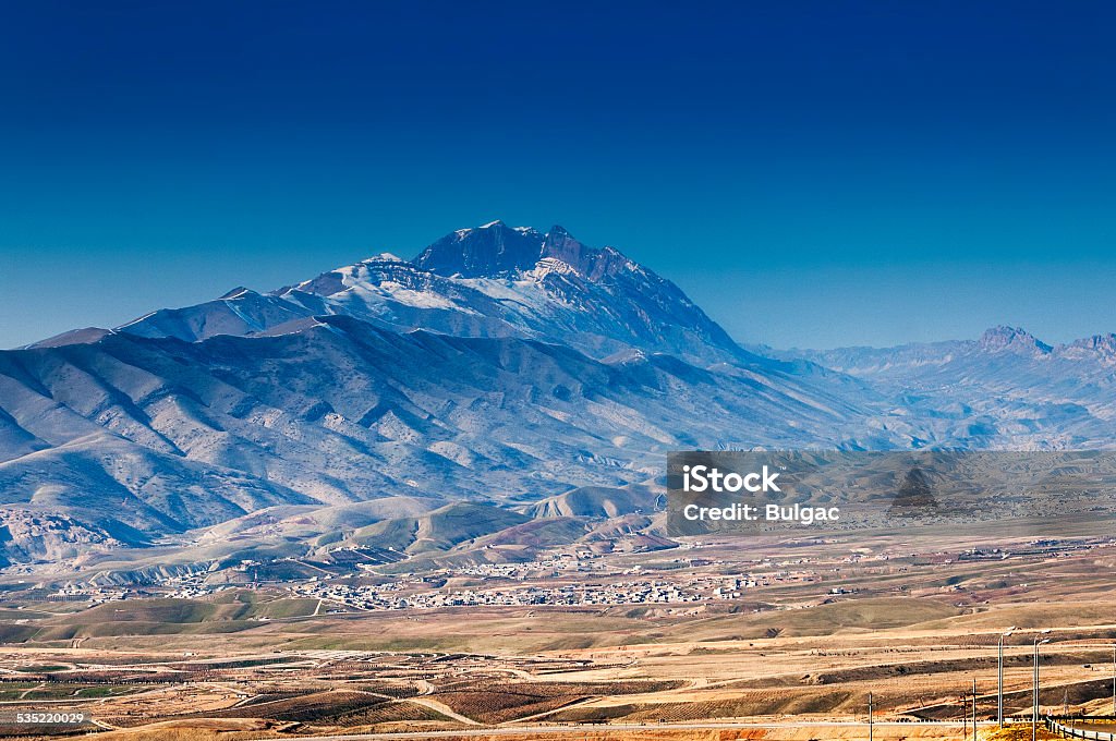 Zagros Mountains Zagros Mountains, the largest mountain range in Iran and Iraq. Zagros Mountains Stock Photo