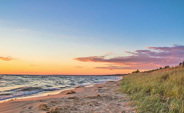 파라다이스 비치 해질녘까지 - travel destinations lake michigan freshwater standing water 뉴스 사진 이미지