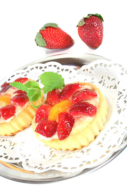 istock Strawberry tarts with mint 535275267