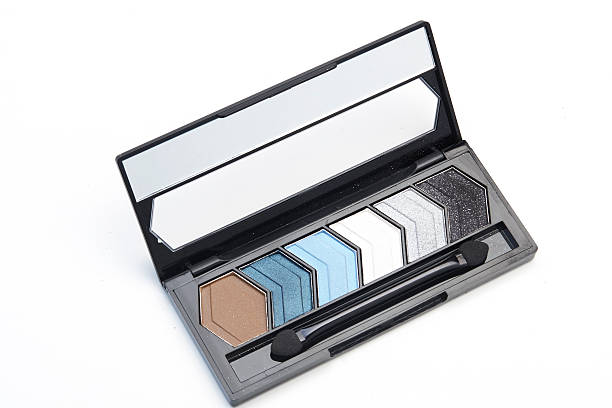 istock Eye shadow cosmetic isolated on white background 535279823