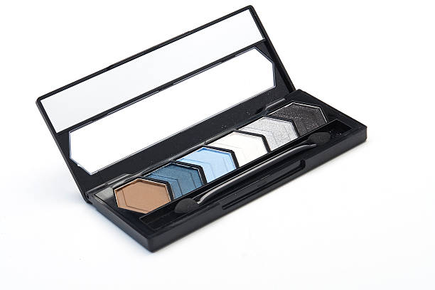 istock Eye shadow cosmetic isolated on white background 535280797