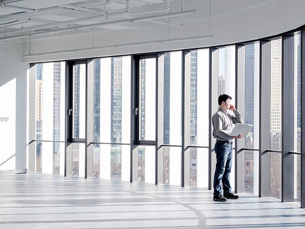 istock Asian businessman working in office 535350961