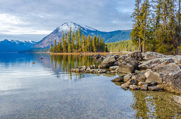 istock Lake Wenatchee in Winter 535376369