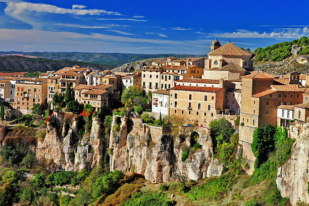 old city in the rocks, cuenca, españa. - spain architecture landscape non urban scene fotografías e imágenes de stock