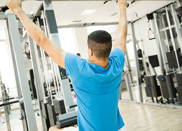 istock Man training in the gym 535410484