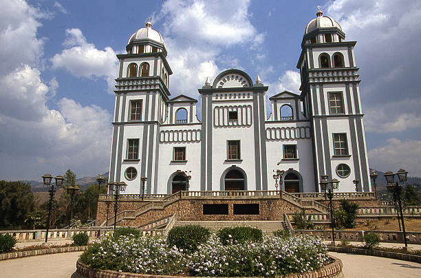 전면 보기 고트어 봄 suyapa 테구시 갈파 혼두라스 - ornamental garden cathedral church formal garden 뉴스 사진 이미지