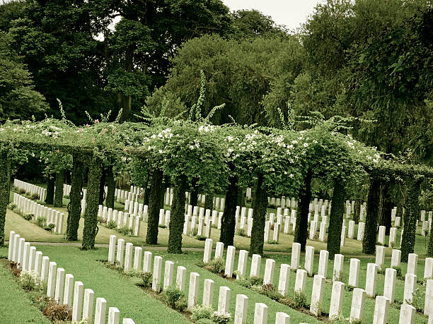 kirkee, khadki cemitério de guerra - indiana world war memorial - fotografias e filmes do acervo