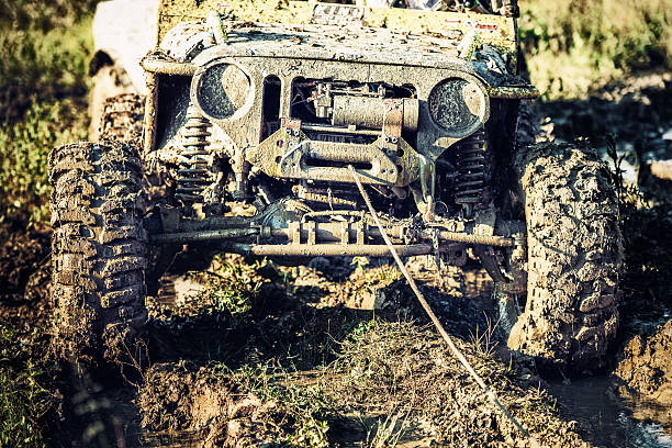 off-road - 4 x 4 - jeep grand cherokee stock-fotos und bilder