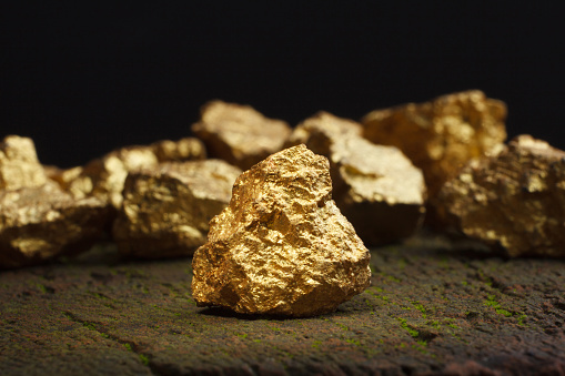 istock nugget gold 535451545
