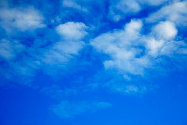 雲、ブルースカイ - sky only pattern arrangement nature ストックフォトと画像