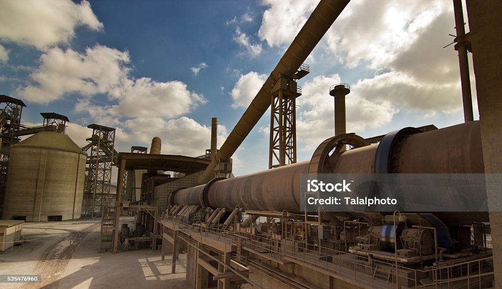 Zementofen - Lizenzfrei Zementfabrik Stock-Foto