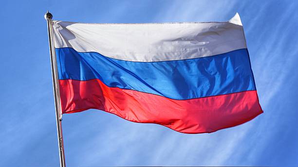 istock Flag of Russia and blue sky 535477550