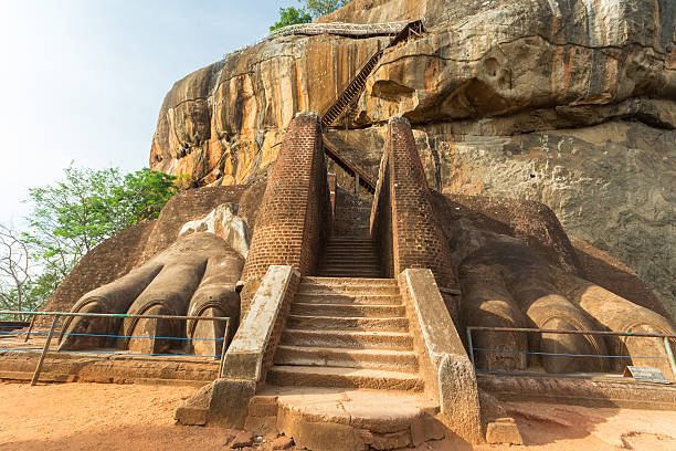 istock Scenic gate to Sigiriya rock summit 535477765
