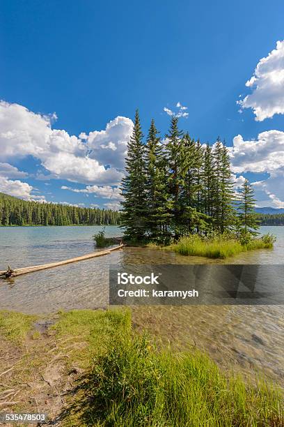 Two Jacks Lake Canadian Rockies Stock Photo - Download Image Now - 2015, Alberta, Banff National Park