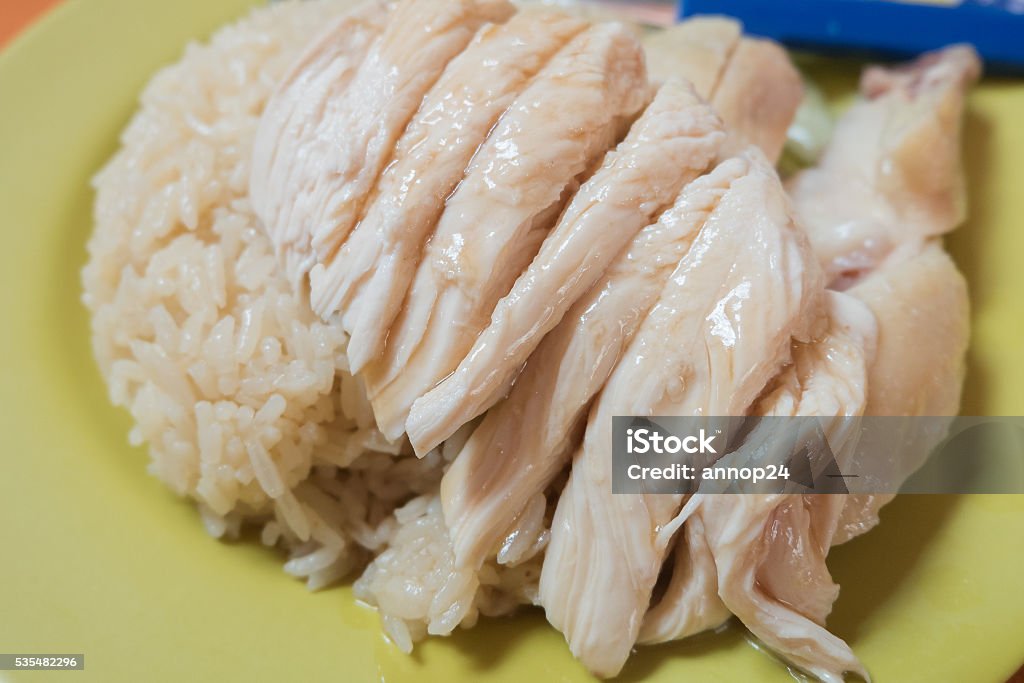 Chicken rice in Singapore Tian Tian Hainanese chicken rice the best chicken rice hawker stall in Maxwell food centre. Singapore Stock Photo