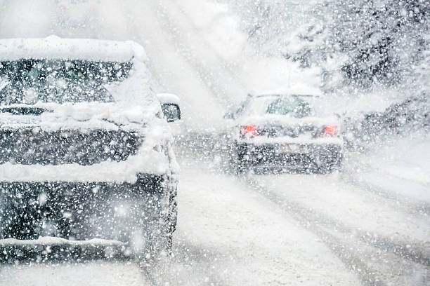 istock Snowy European day traffic 535492537