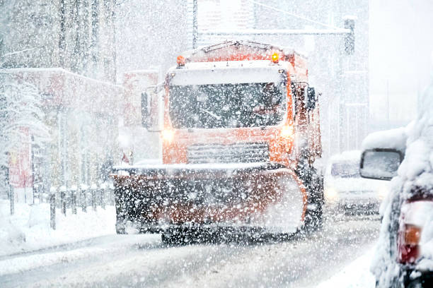 istock Snowy European day traffic 535492545