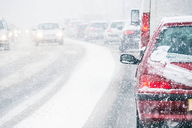 istock Snowy European day traffic 535513439