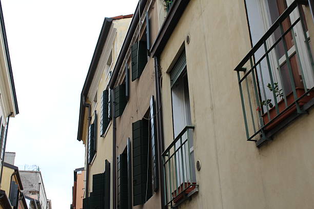 istock Curved European Street Scape 535515344