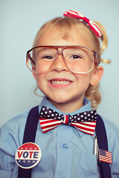 młody amerykański głosowanie dziewczyny na dzień wyborów - voting election politics little girls zdjęcia i obrazy z banku zdjęć