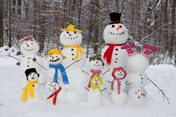 istock Snowman family 535538707