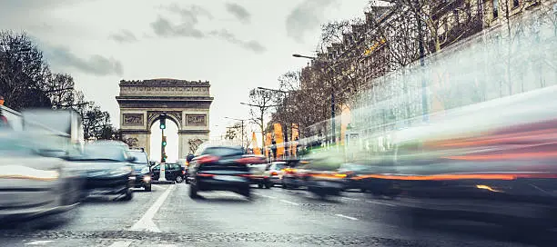 Arc de Triomphe during rush hour, Paris.