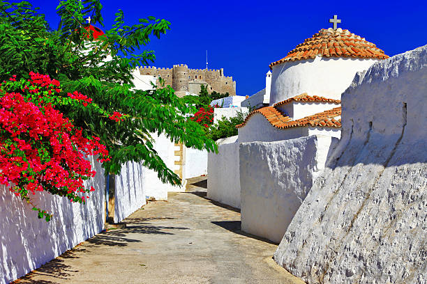 patmos island, grecja. - christianity spirituality religion one way zdjęcia i obrazy z banku zdjęć