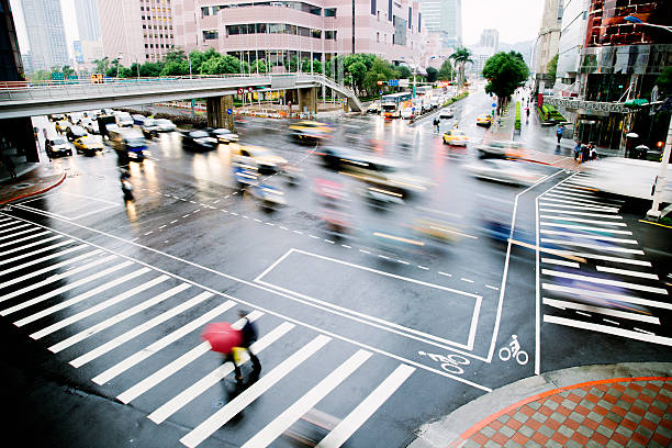 istock Busy Taipei road junction, Taiwan 535724257