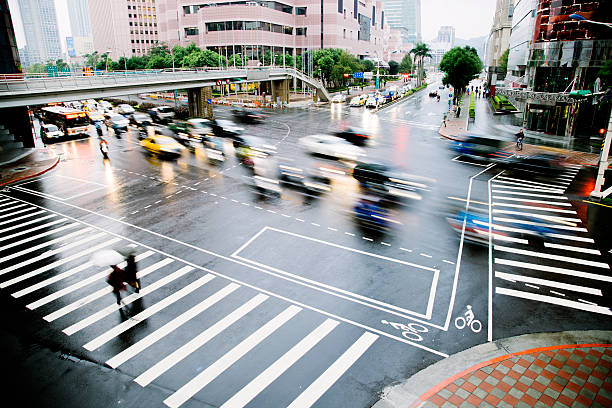 istock Busy Taipei road junction, Taiwan 535724259