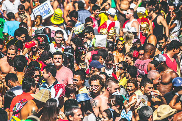 street 사육제 크라우드. - rio carnival 뉴스 사진 이미지