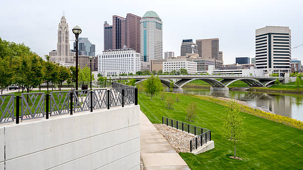 istock Recognizable skyline of Columbus Ohio and park 535797800